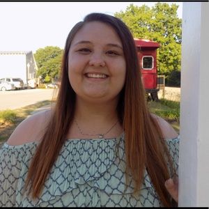 Meet your Posher, Olivia